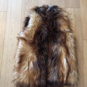 GORGEOUS BRAND NEW RED FOX HOOK FAUX FUR VEST